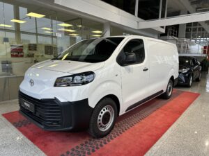 Toyota Proace Long 4 doors 2.0 D-4D (144 hp) M/T Professional komplektacija-image
